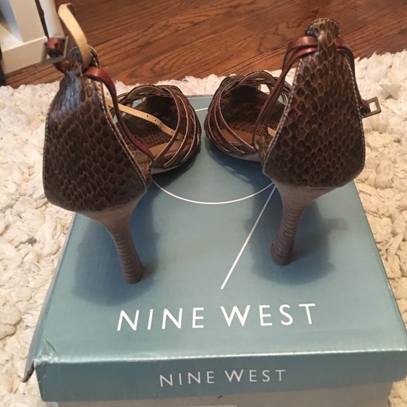 Nine West strappy heel - Picture 3 of 4