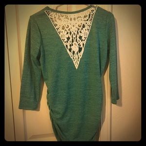 Lace back stretch 3/4 sleeve top 🌟cute🌟