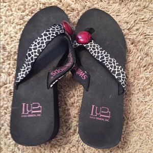Lulu Design Inc Switchflops