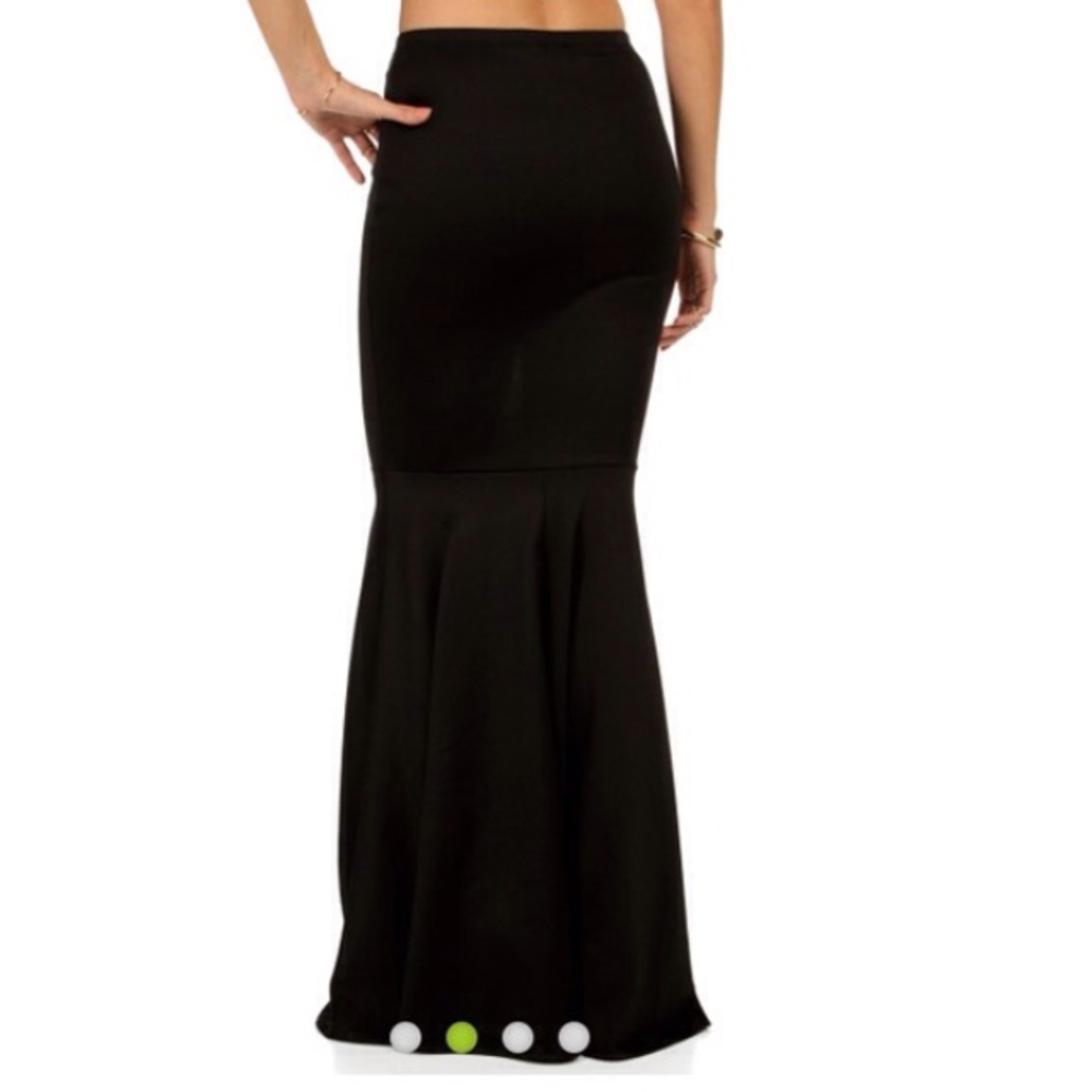 Black, fitted on top, flared, mermaid skirt