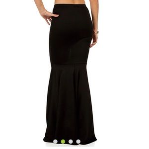 Black, fitted on top, flared, mermaid skirt