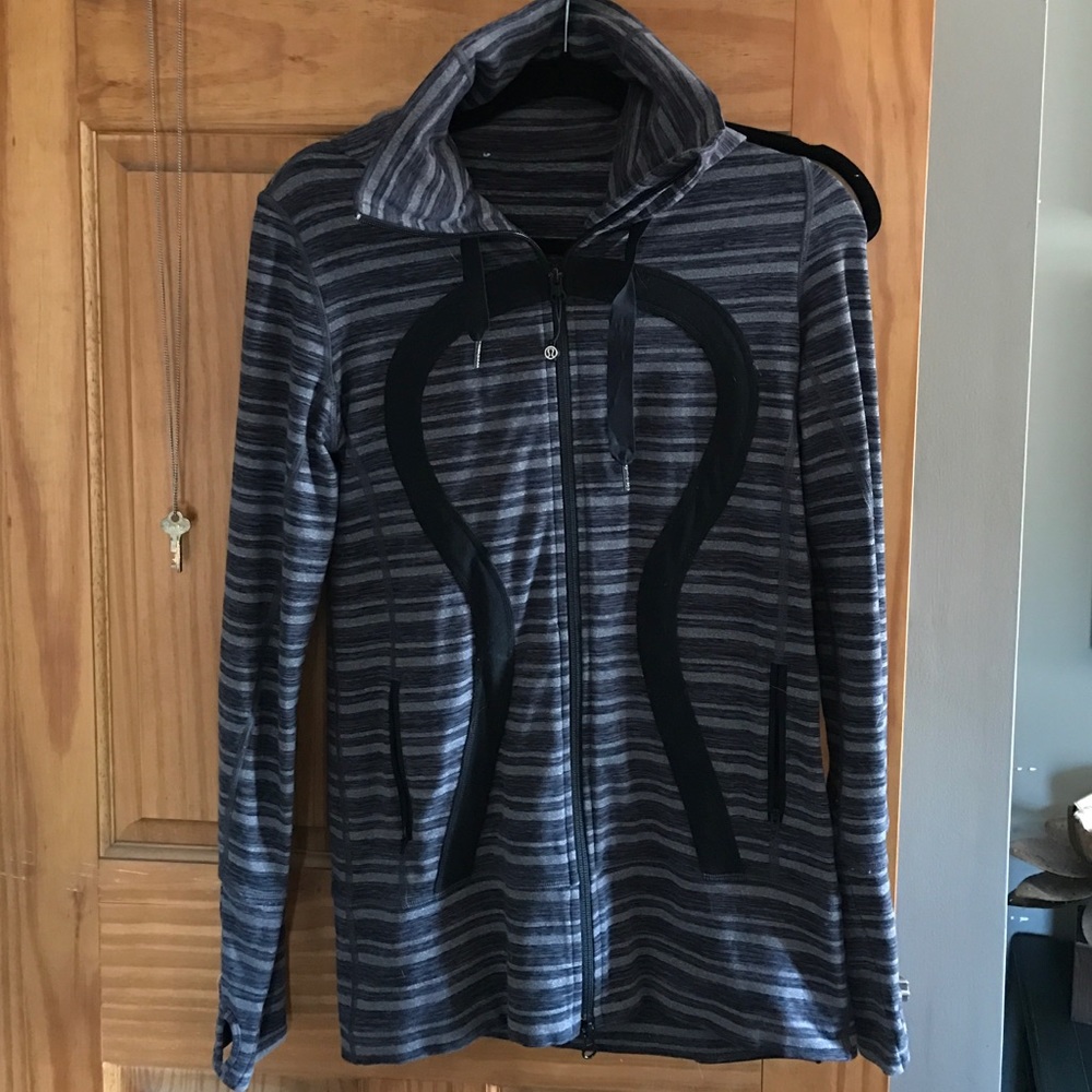 Lululemon zip sweater! Cute fit longer length