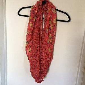 Light weight infinity scarf