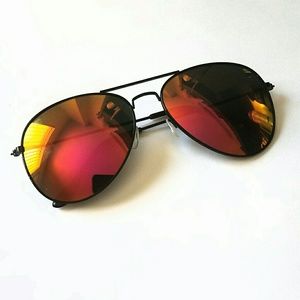 Awesome mirrored aviators