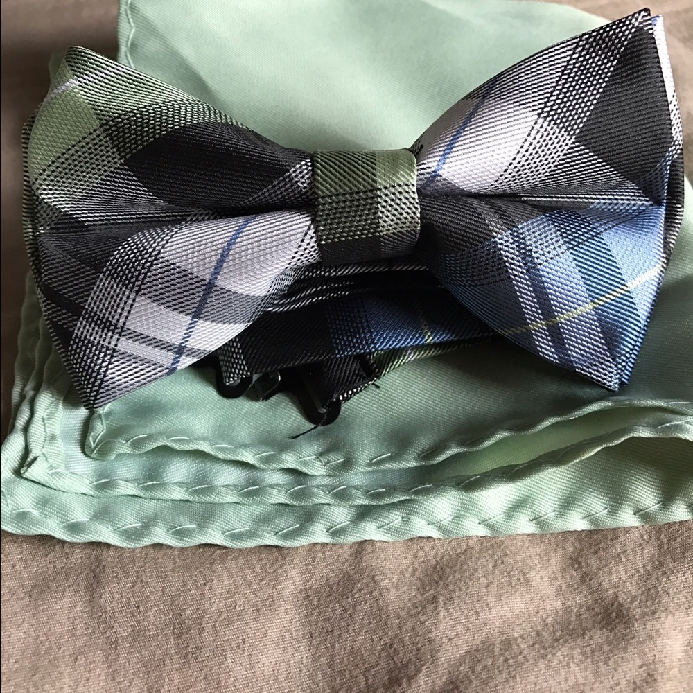 Bow tie with pocket square