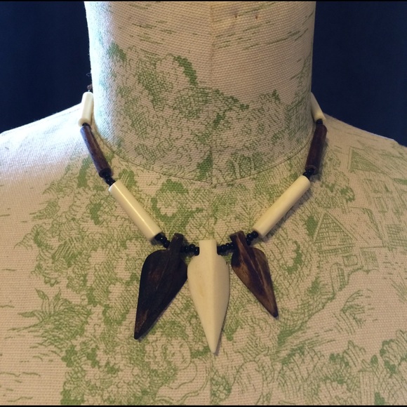 Wood Arrowhead Necklace - Picture 1 of 3