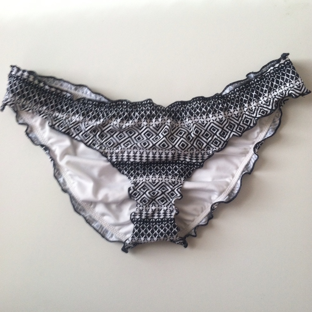 Geometric Black and White Bikini Bottoms