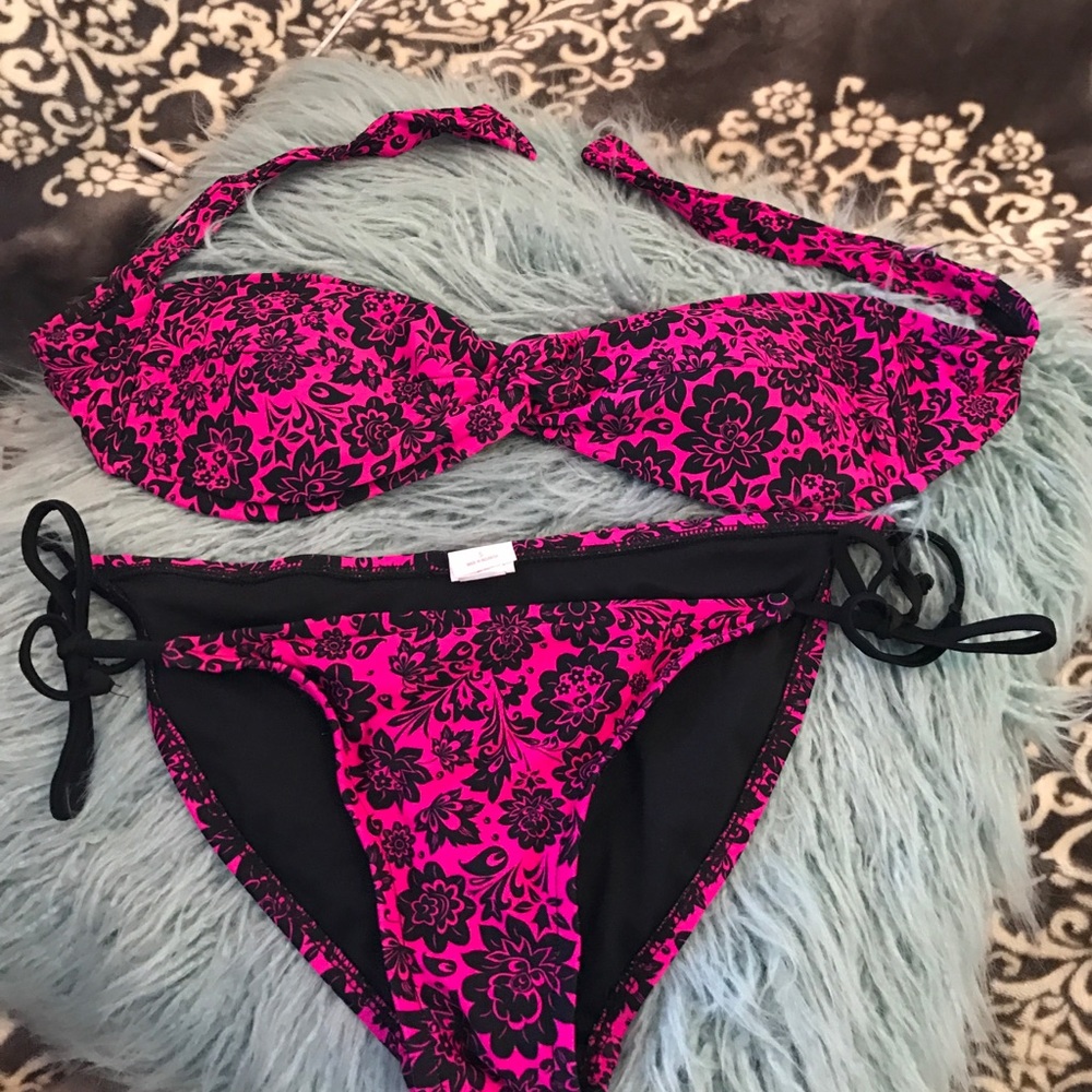 Xhilaration 2 piece swimsuit