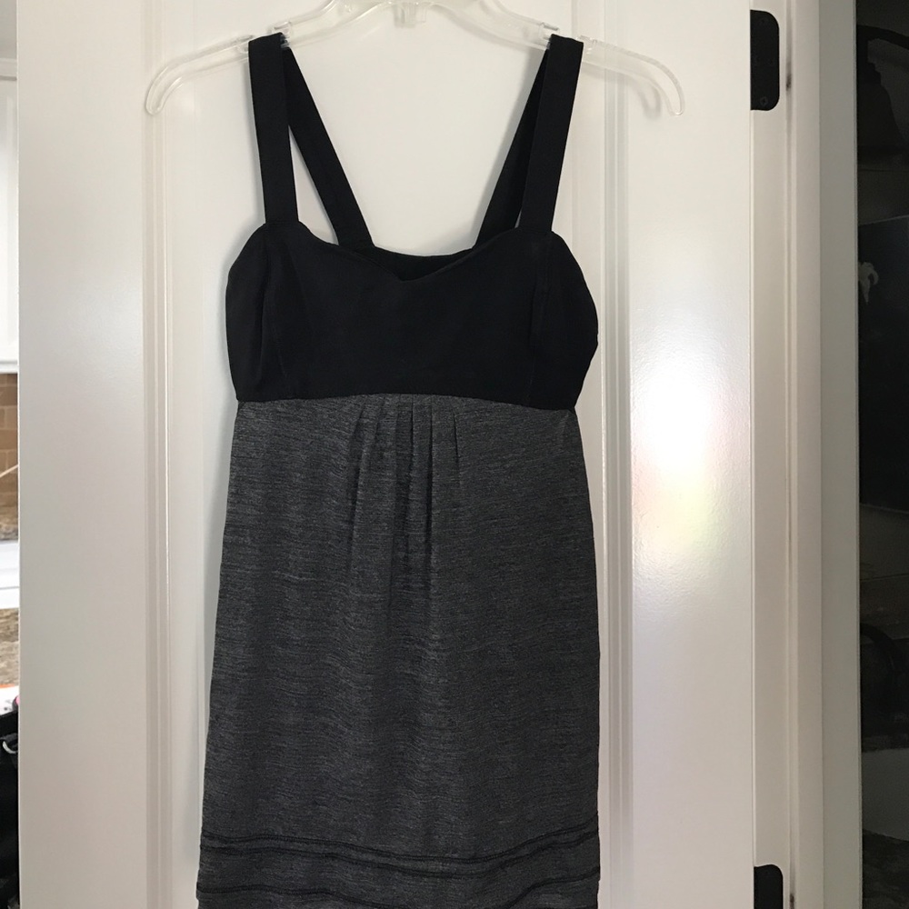 Lululemon tank size 6