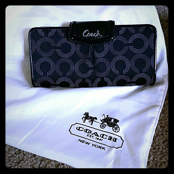 Coach Wallet SOLD - Picture 1 of 3