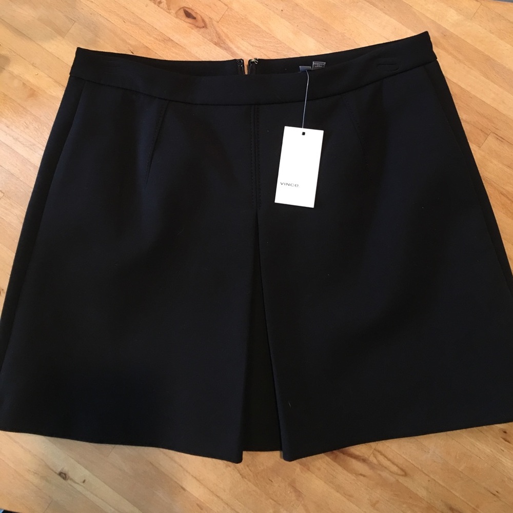 NWT Vince sz 6 short black skirt with pockets
