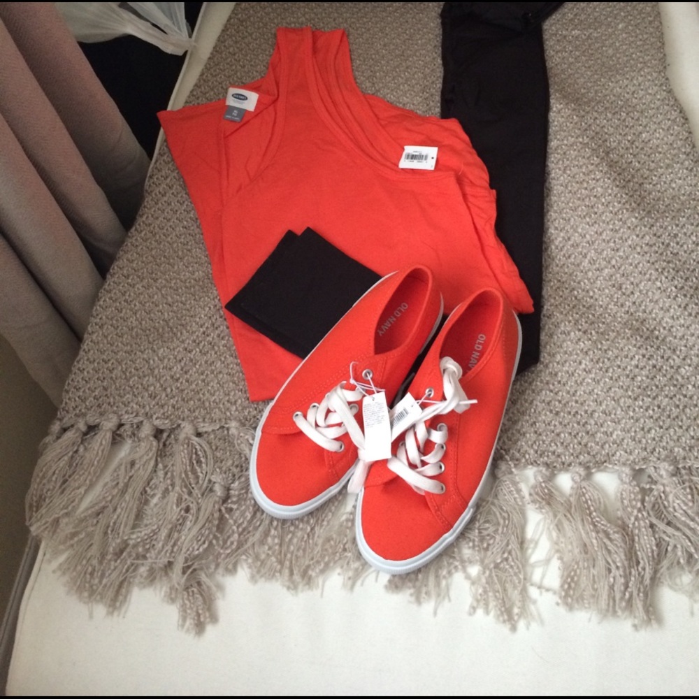Old navy tank/ orange