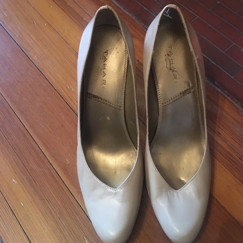 Tahari nude heels