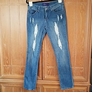 Miley Cyrus ripped skinny jeans