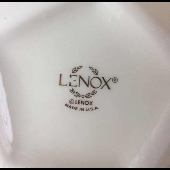 💝PRICE CUT‼️ LENOX Gold-Trimmed Decorative Bowl💝 - Picture 3 of 4