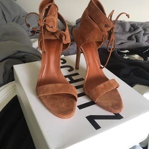 Schutz brown pumps