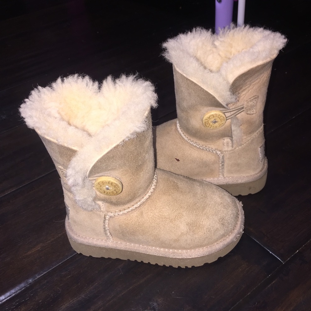 Toddler bailey button uggs