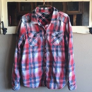 Cute plaid button up!
