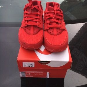 Red Nike Huarraches