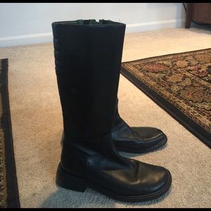Black leather Donald Pliner black boots