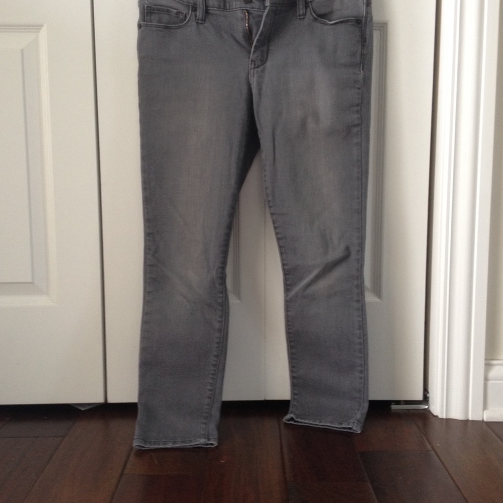 Gray skinny jeans