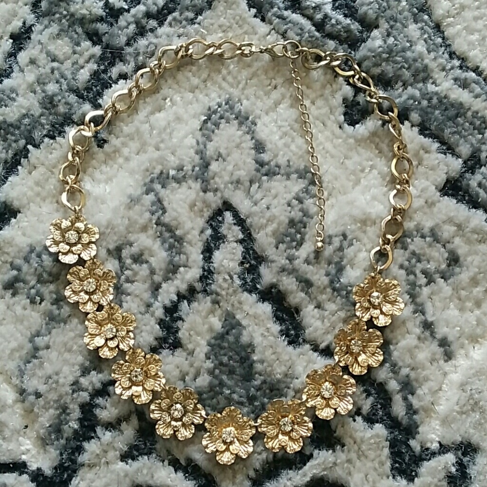 Gold flower necklace