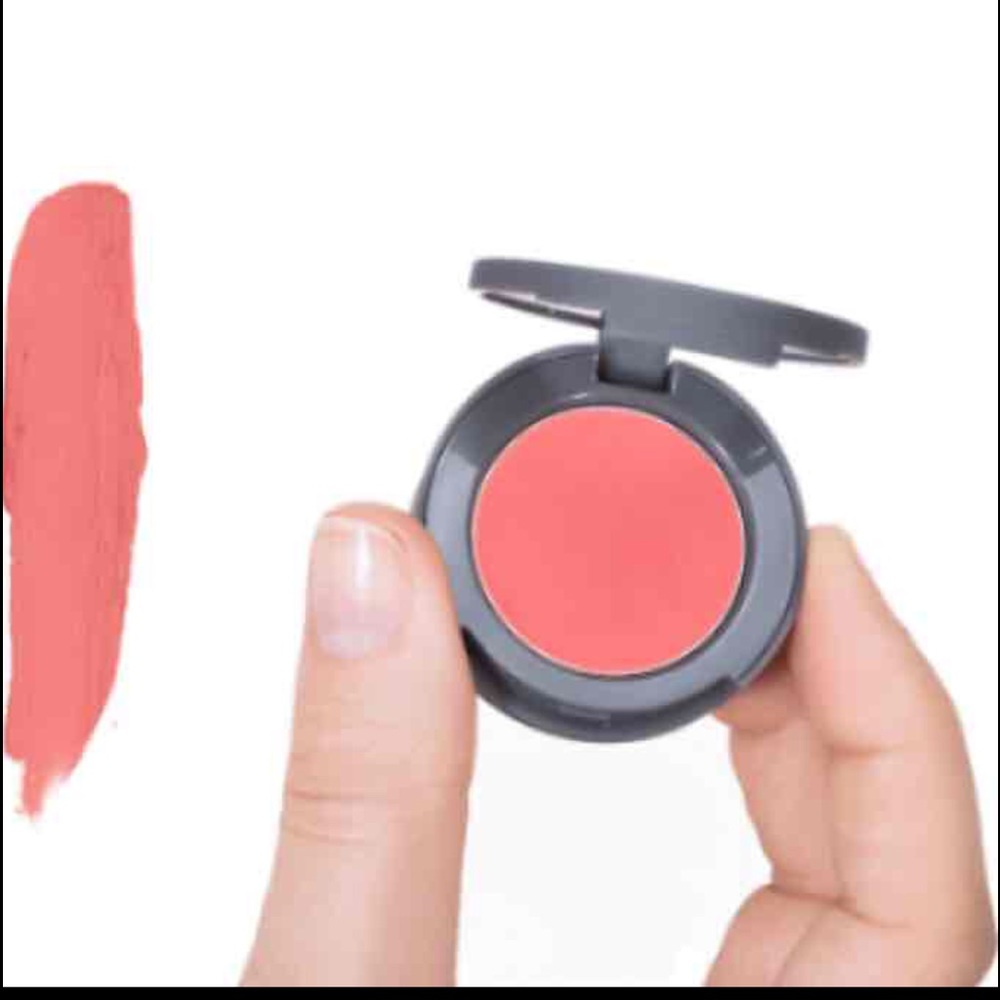 Cheek & lip Rouge in Cantaloupe