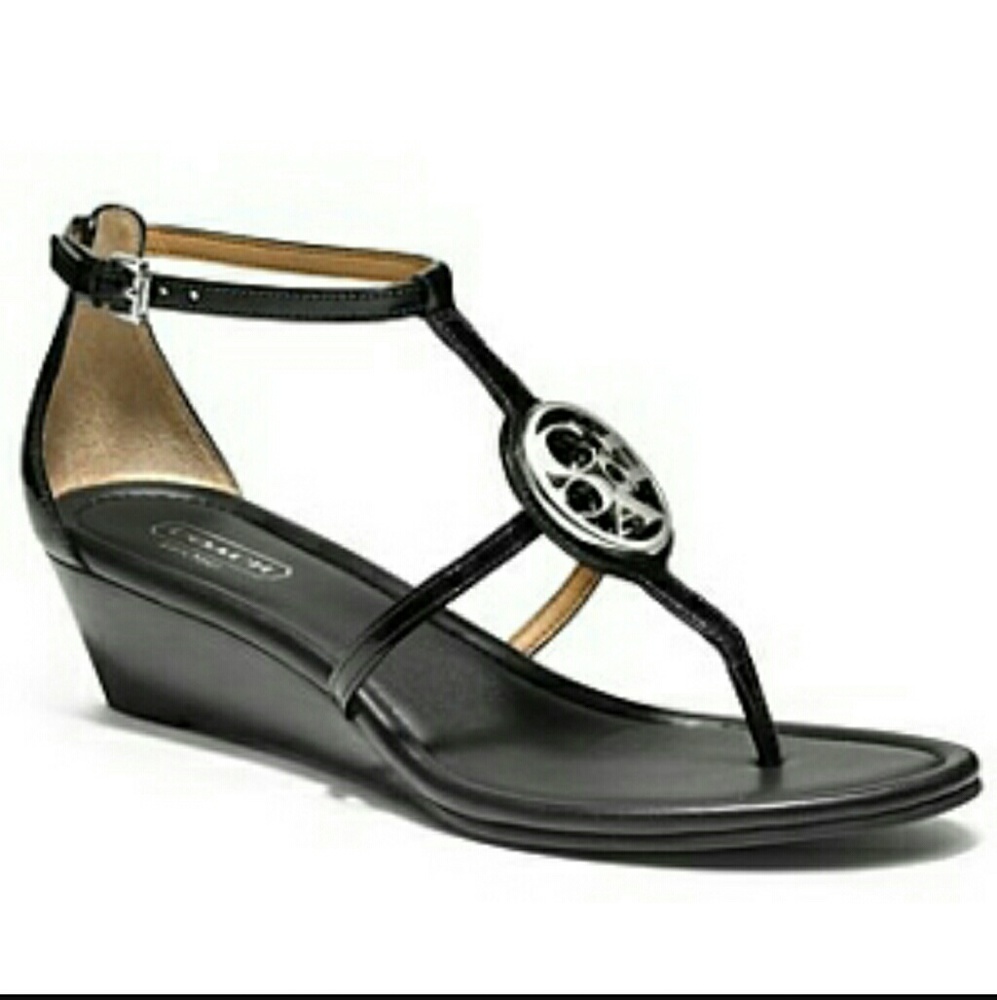 EUC BLACK SZ8 COACH