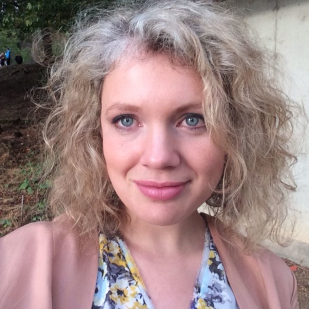 Meet your Posher, Adrienne