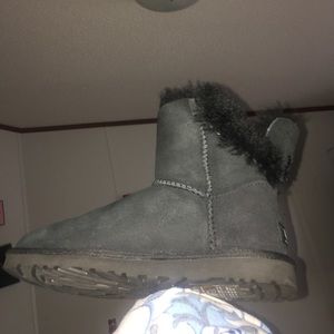 UGG's- Black Fold! Women's size 7.5