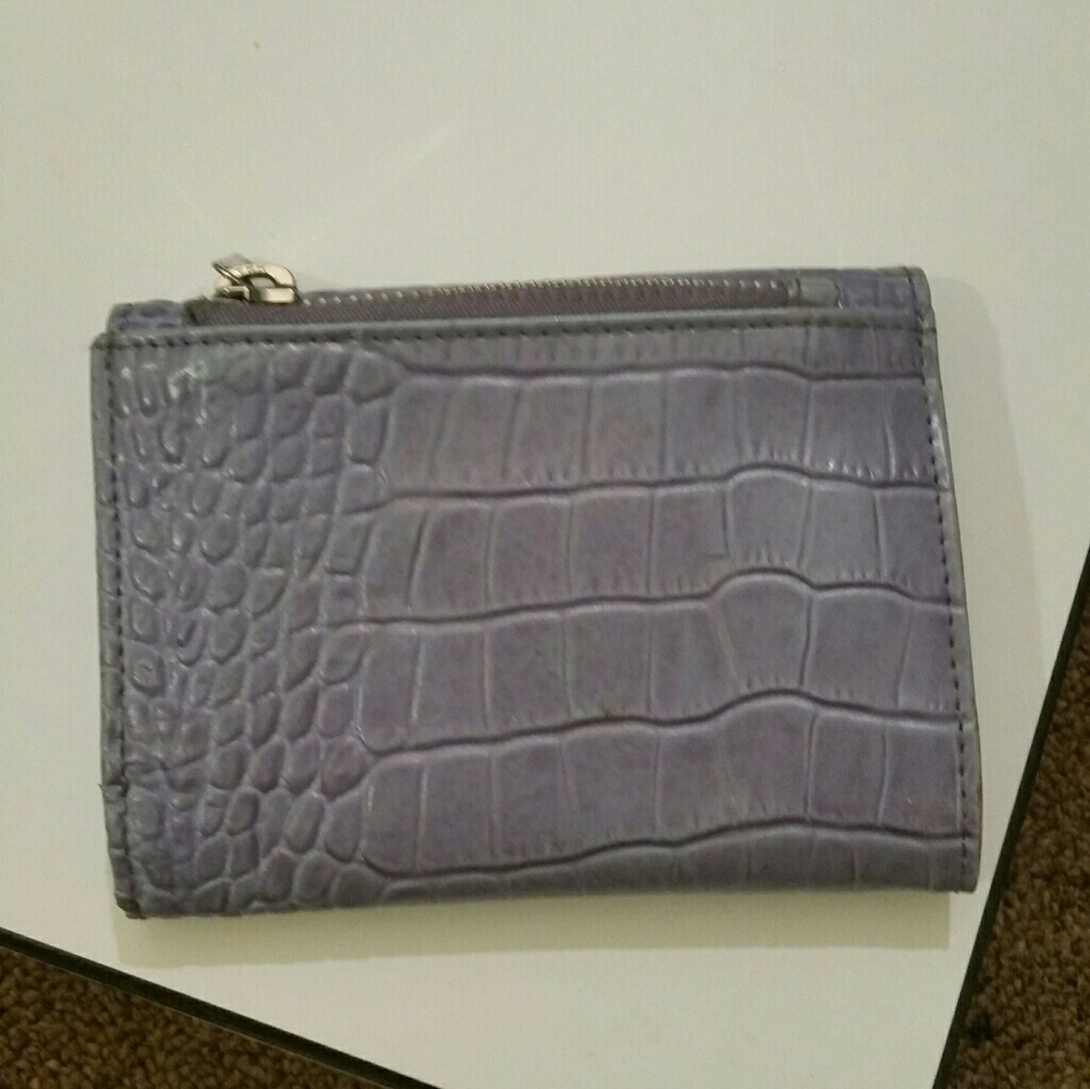 🎁GIFTED!! Small Express wallet - Picture 2 of 7