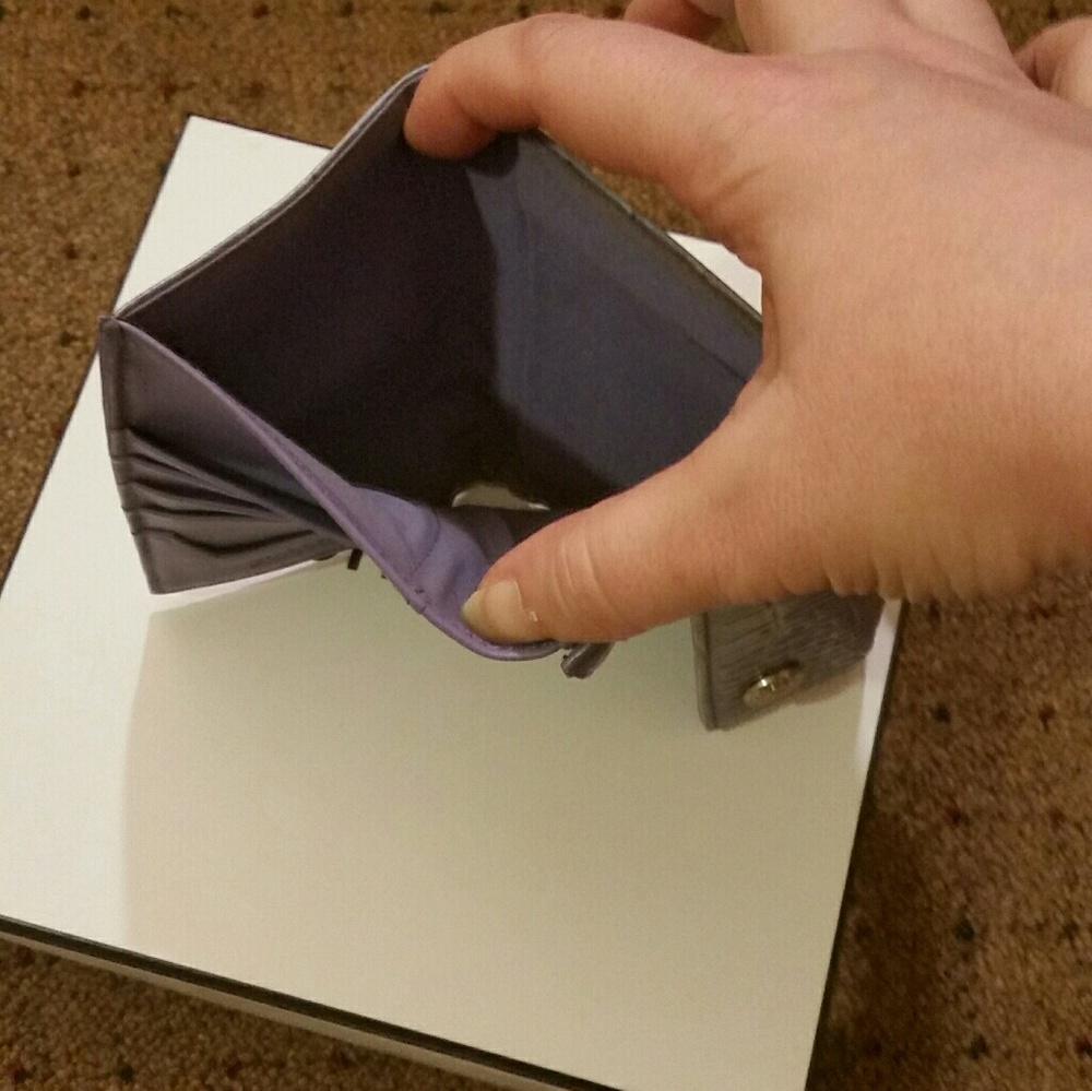 🎁GIFTED!! Small Express wallet - Picture 6 of 7