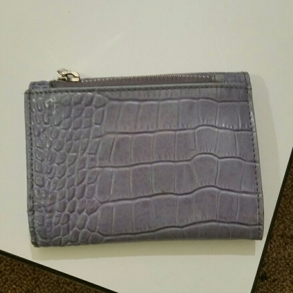 🎁GIFTED!! Small Express wallet - Picture 2 of 7