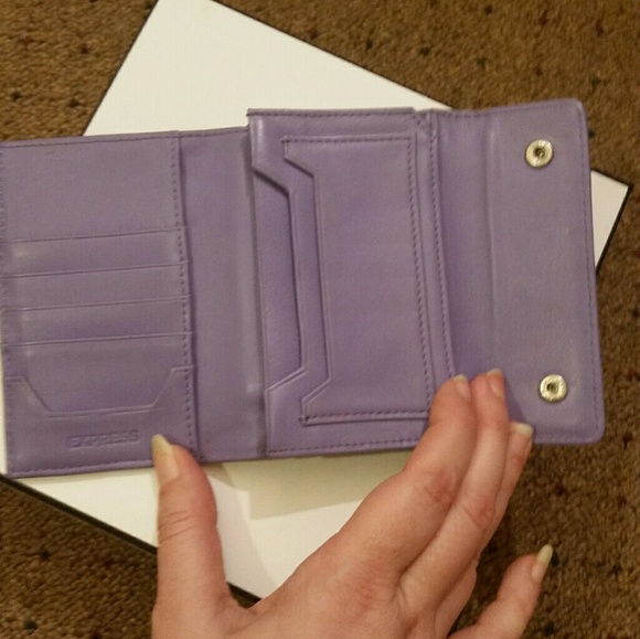 🎁GIFTED!! Small Express wallet - Picture 5 of 7