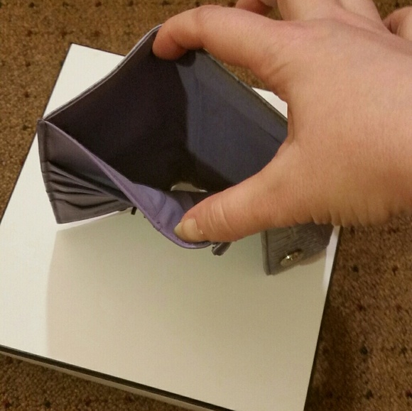 🎁GIFTED!! Small Express wallet - Picture 6 of 7