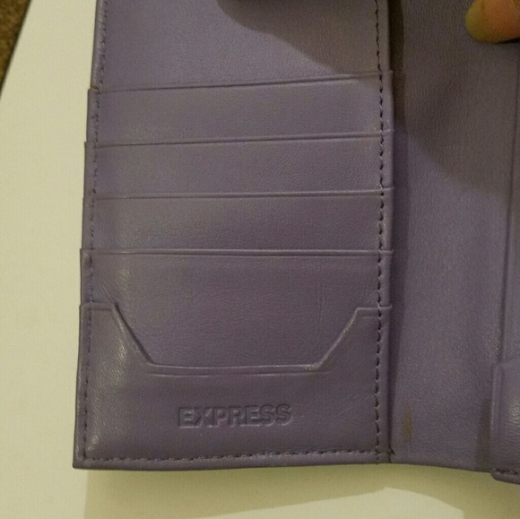 🎁GIFTED!! Small Express wallet - Picture 7 of 7