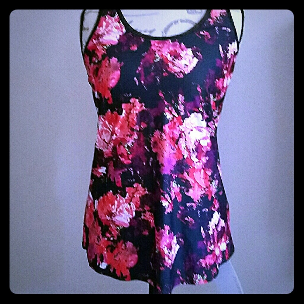 Fabletics floral top w/ back mesh design