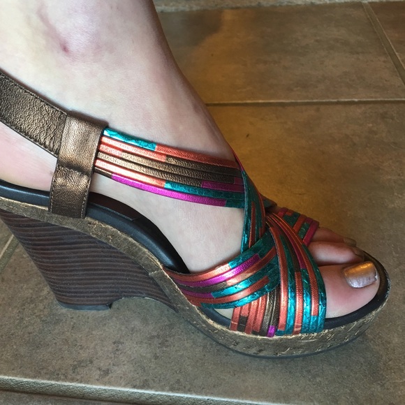 DONALD J. PLINER MULTI COLOR WEDGES SIZE 8. - Picture 2 of 7