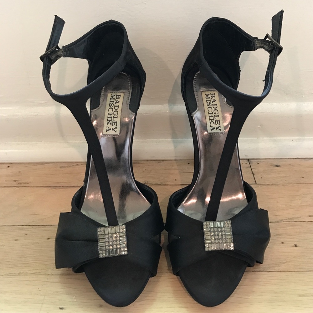 badgley mischka black heels