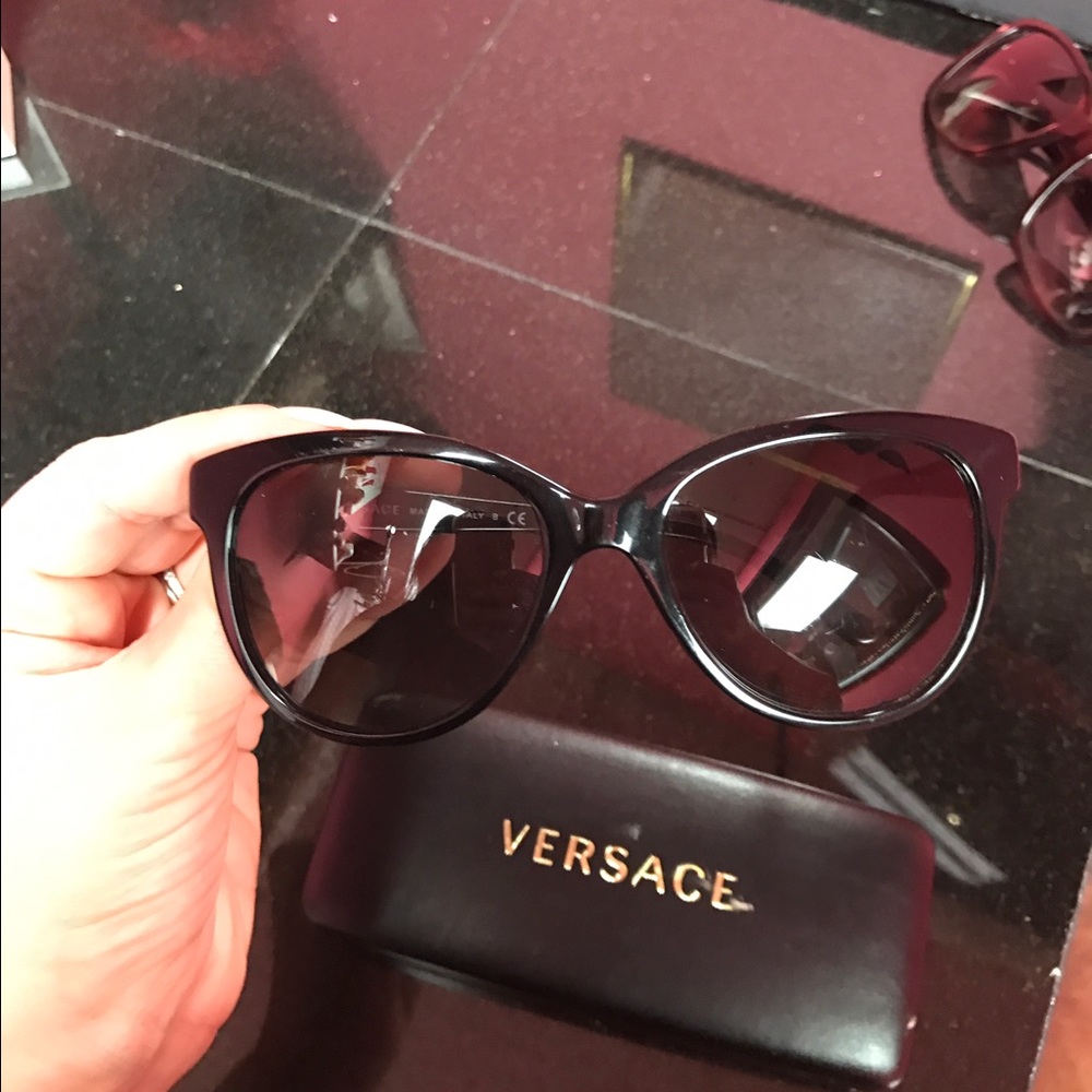 🕶VERSACE Black cat eye sunglasses with crystals