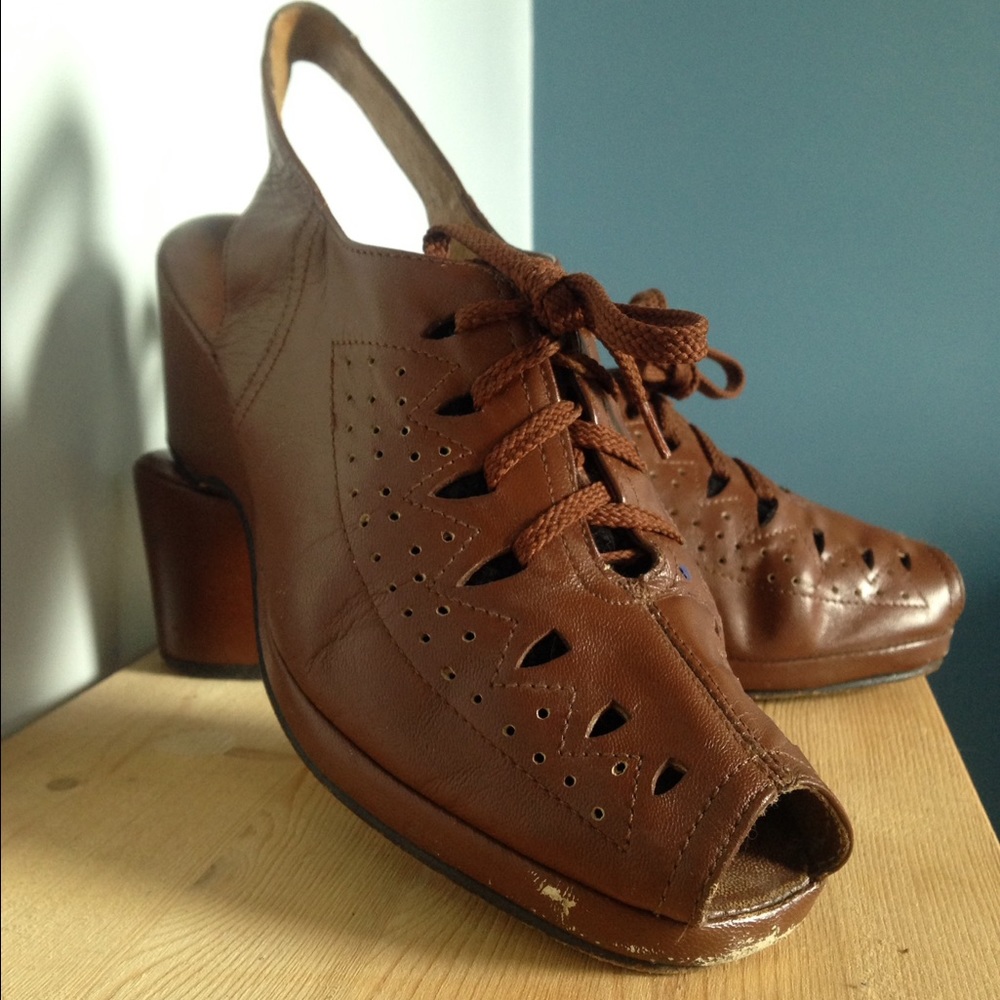 Women's Size 9 Unique Leather Sandal