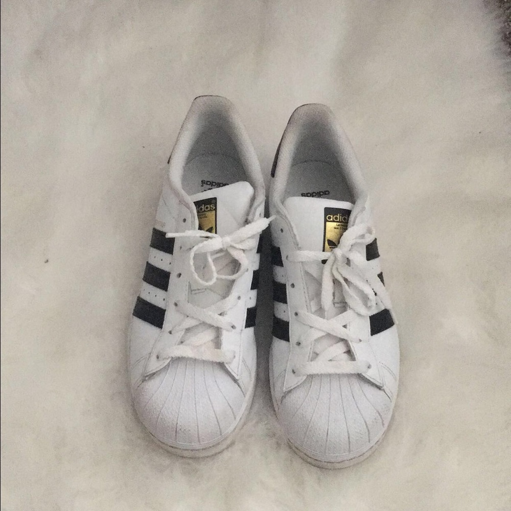 Adidas superstars