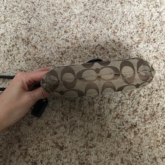 Coach wristlet - Picture 2 of 5