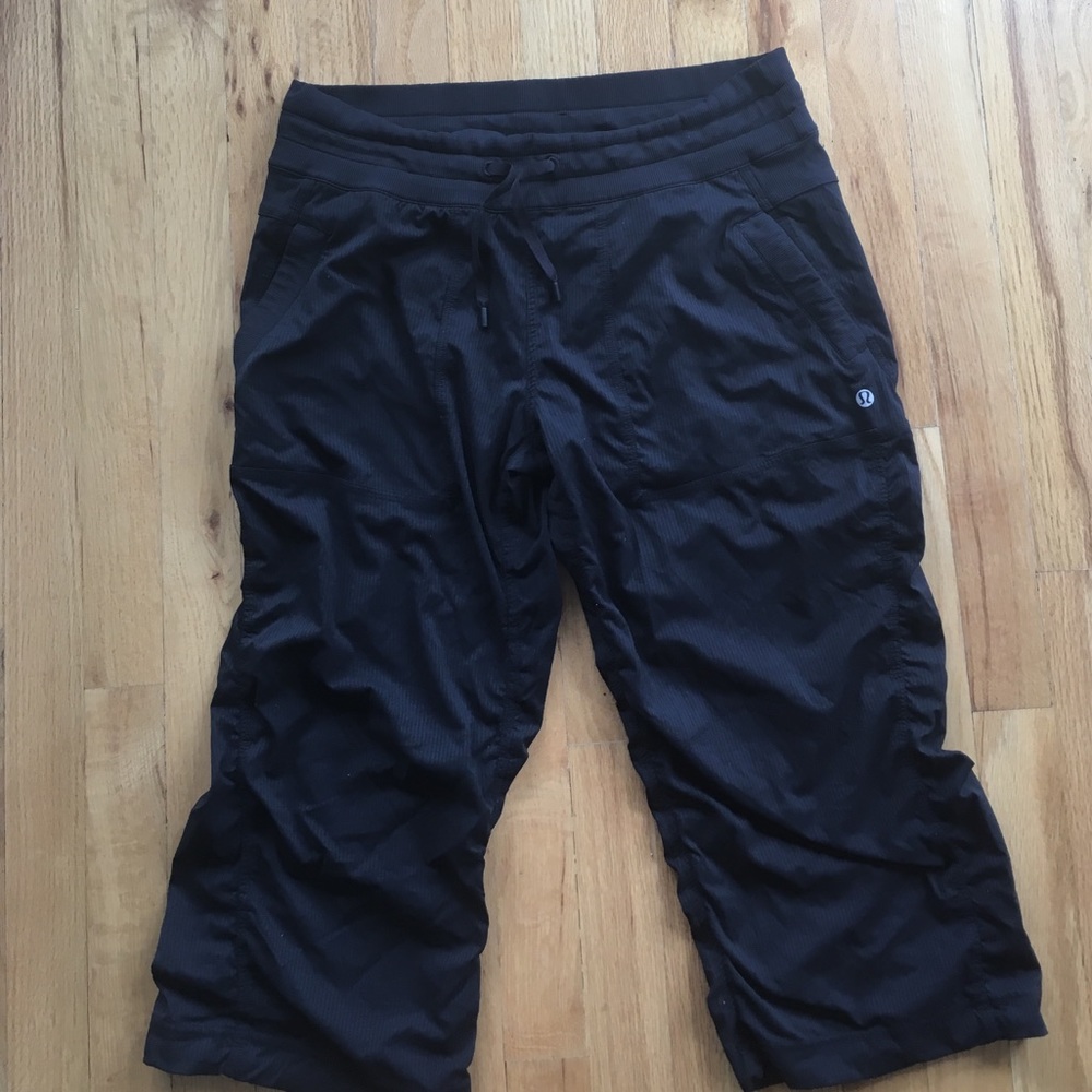Black crop pants