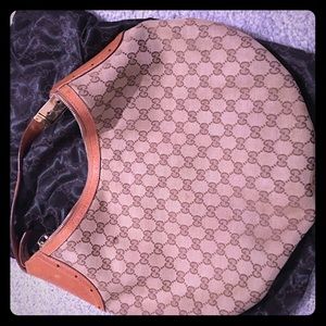 Gucci Hobo tan _authentic