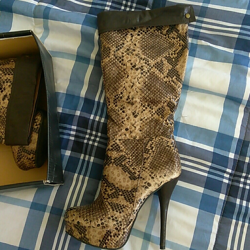 Women's knee high boots