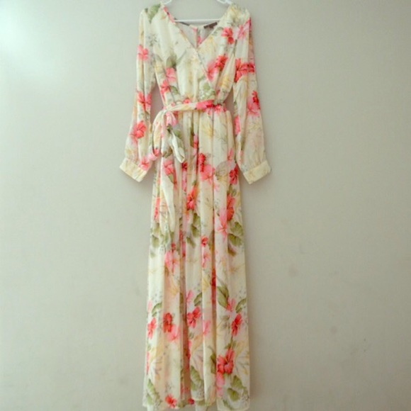 PLUS SIZE DRESS - Picture 2 of 8