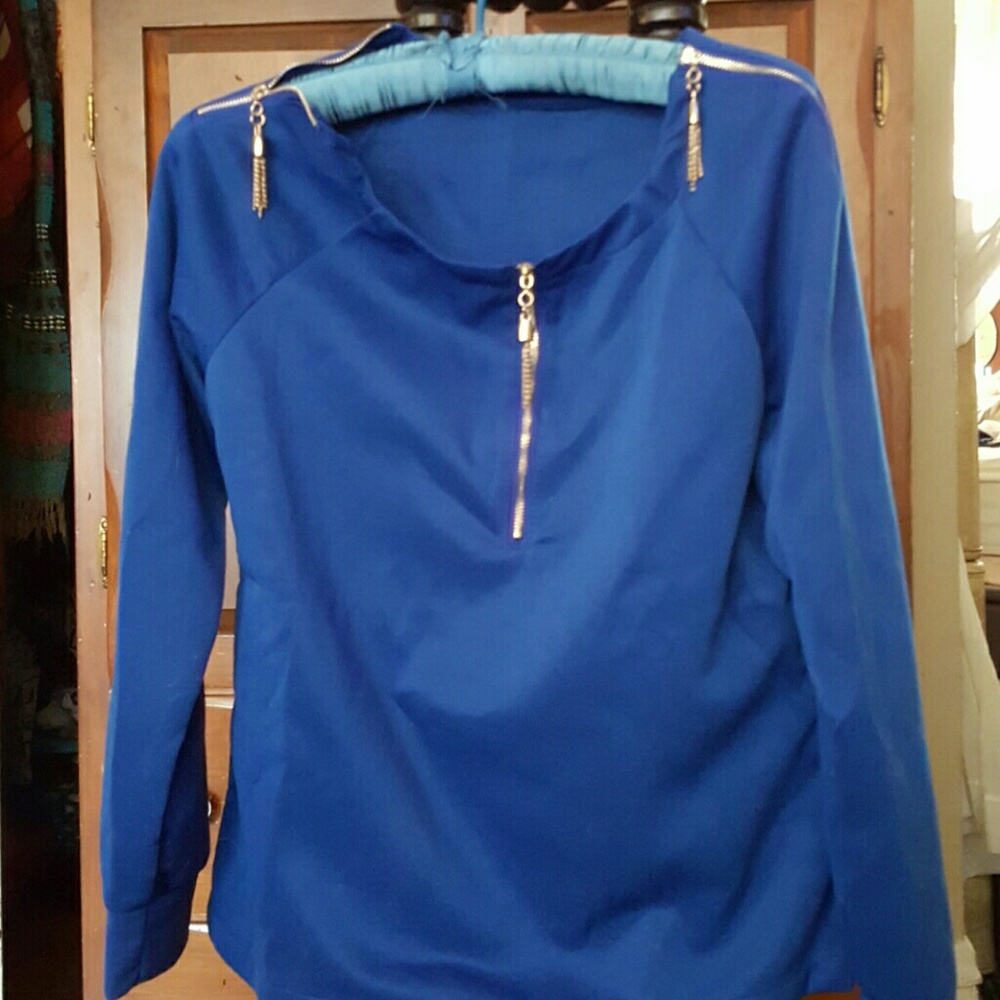 SALE 💖 Blue Blouse with Zipper detail