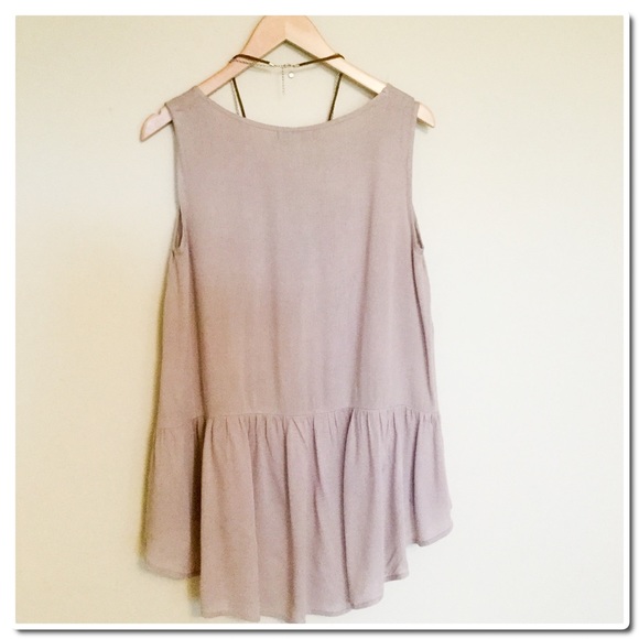 1 Small left- She and Sky Hi Lo Top - Picture 3 of 4