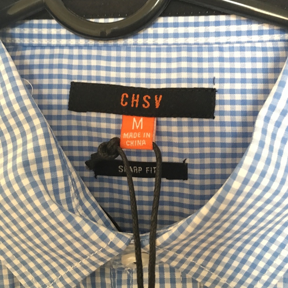 Button down - Picture 2 of 3